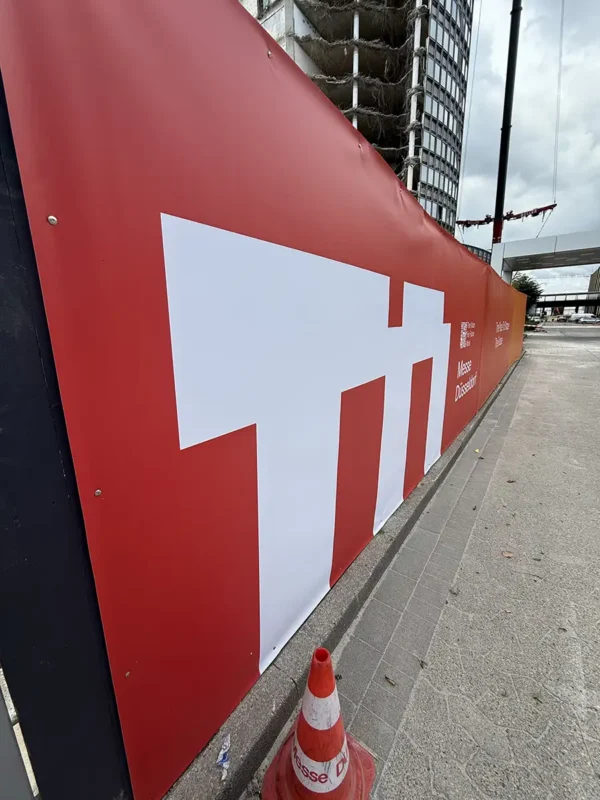 bauzaunbanner-fuer-messe-duesseldorf